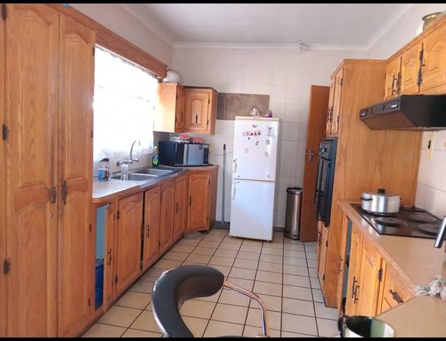 3 BEDROOM HOUSE FOR SALE IN VANDERBIJLPARK CE 5